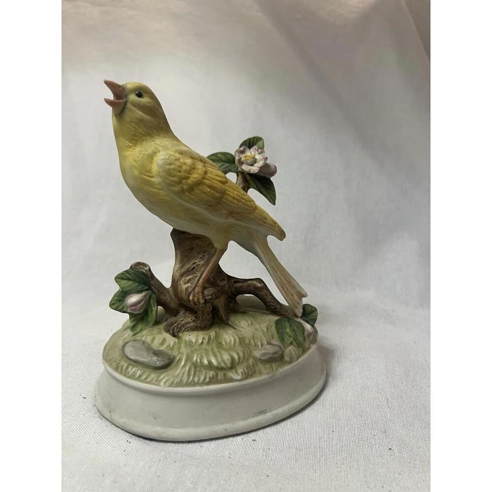 Vintage Gorham Porcelain Music Box Yellow Bird/Canary Figurine Japan